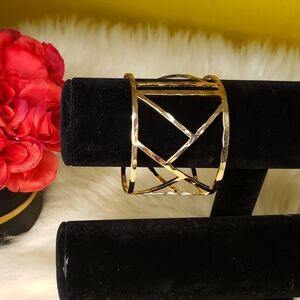 🌟Ashley Stewart Gold Hammered Cut-Out Geometric Statement Cuff Bracelet